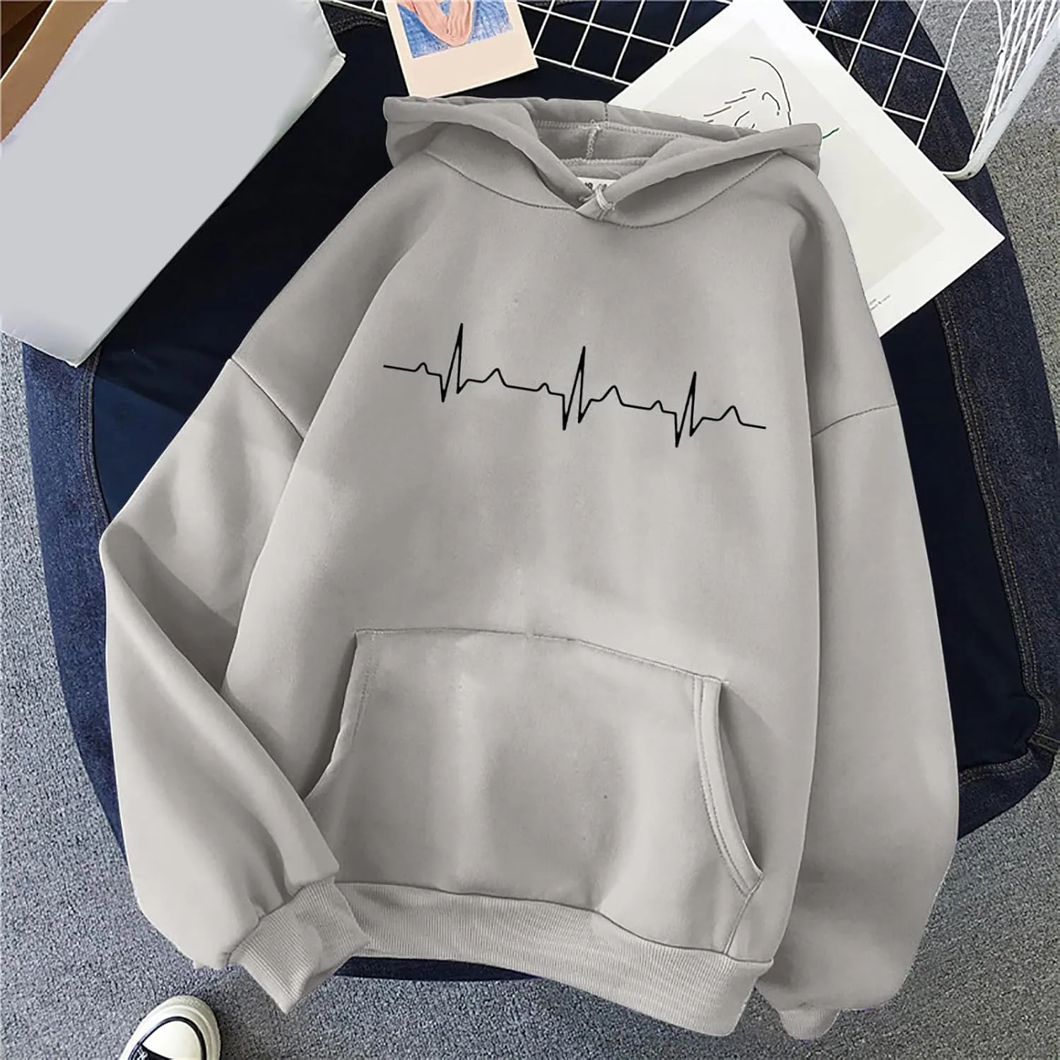 Hooded Sweatshirts for Women Cute Heart Print Hoodies Funny Graphic Long Sleeve Pullover Tops With Pockets