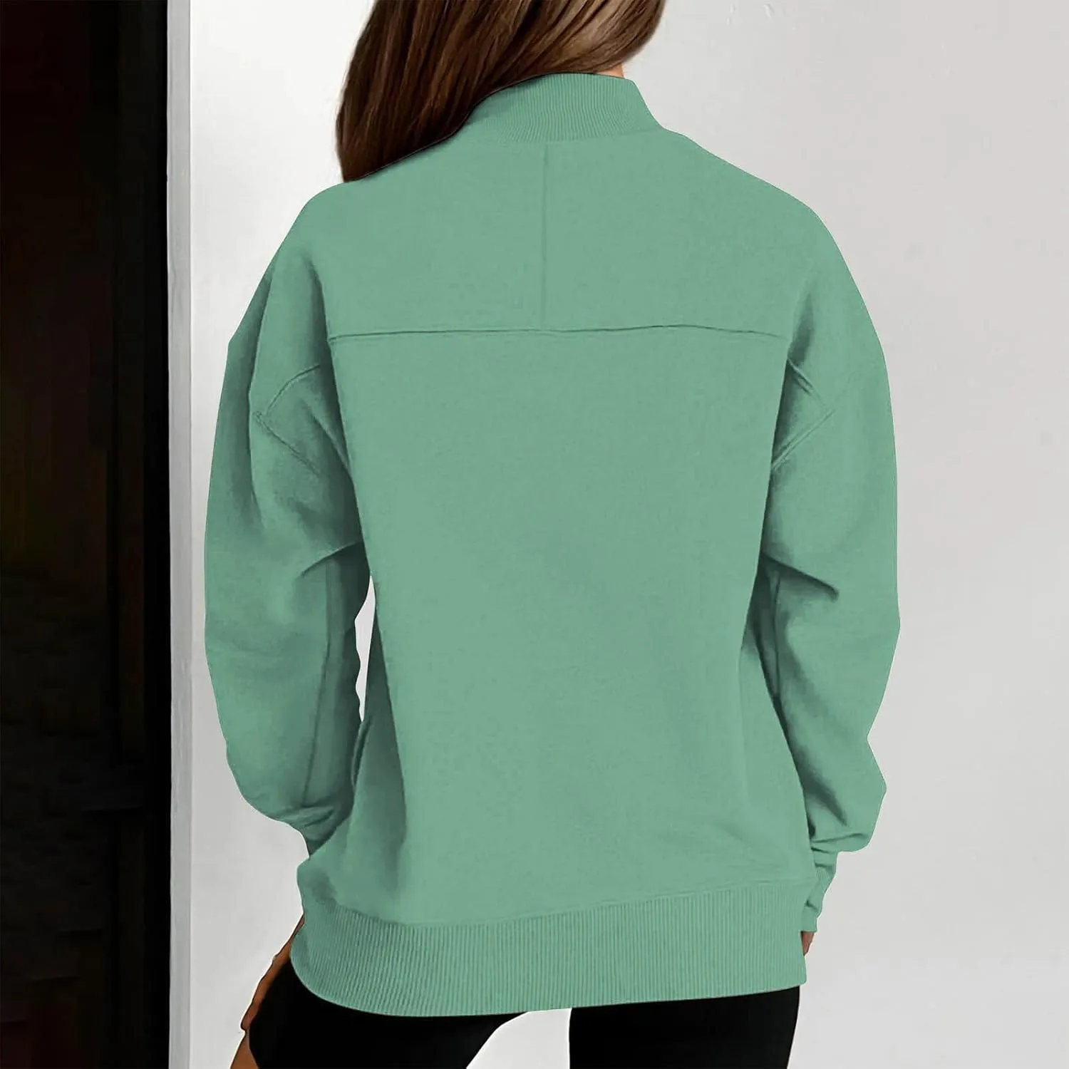 Womens Mock Neck Oversized Sweatshirts with Pockets Fleece Tops Pullover No Hood Sweater for Cold Freezing Weather